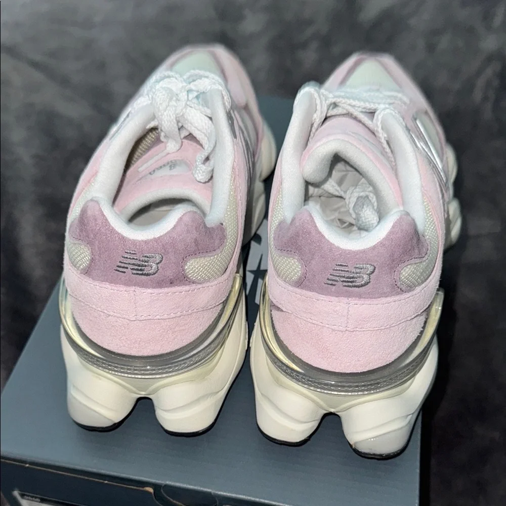 New Balance Pink and White Sneakers Retro-Inspired Design - Picture 3 of 4